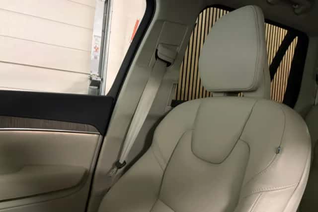 Volvo XC90 (2023) thumbnail 45