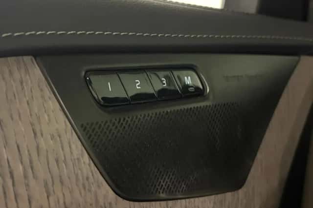 Volvo XC90 (2023) thumbnail 49