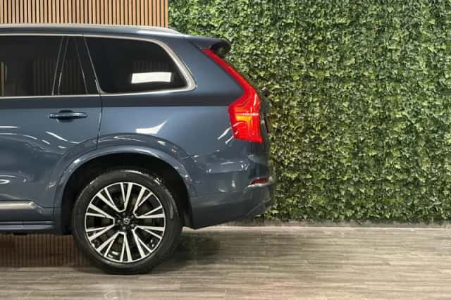 Volvo XC90 (2023) thumbnail 7