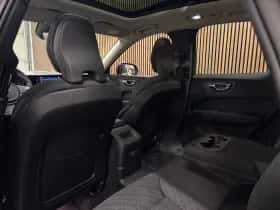 Volvo XC60 (2022) thumbnail 6
