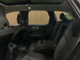 Volvo XC60 (2022) thumbnail 7