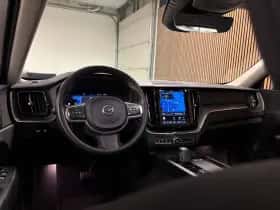 Volvo XC60 (2022) thumbnail 9