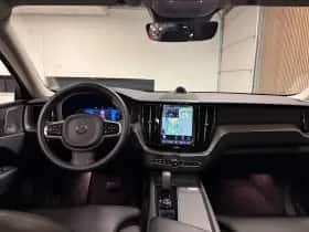 Volvo XC60 (2024) thumbnail 8
