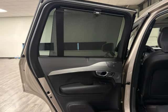 Volvo XC90 (2024) thumbnail 15