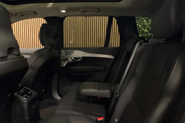 Volvo XC90 (2024) thumbnail 17