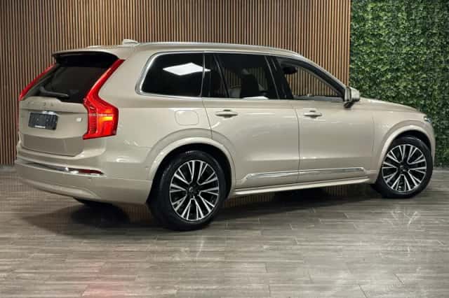 Volvo XC90 (2024) thumbnail 3