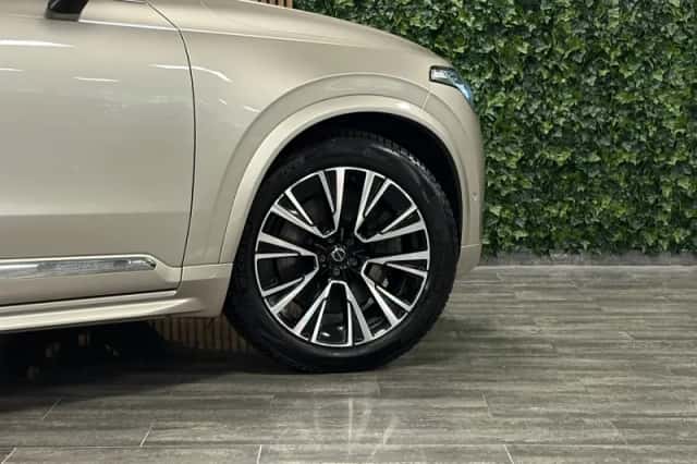 Volvo XC90 (2024) thumbnail 4