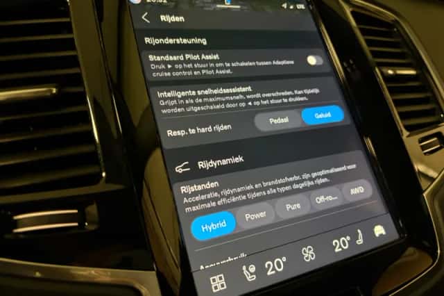 Volvo XC90 (2024) thumbnail 37