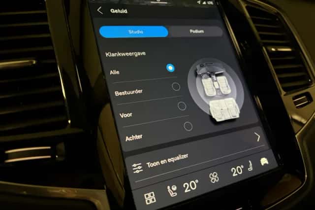 Volvo XC90 (2024) thumbnail 38