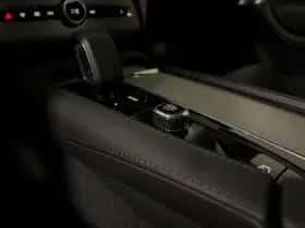 Volvo XC90 (2024) thumbnail 52