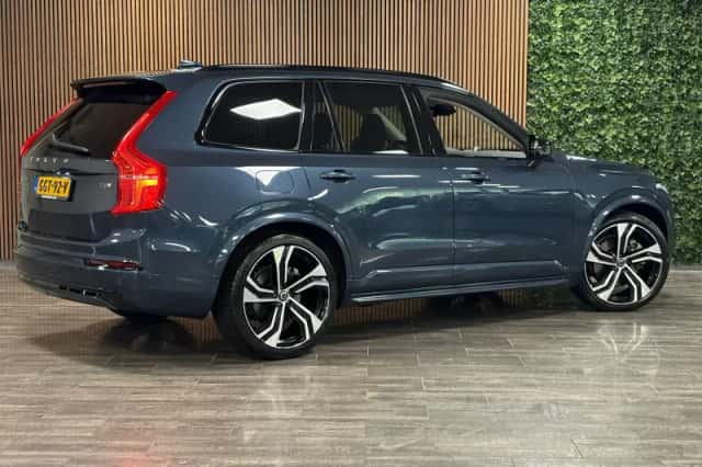 Volvo XC90 (2024) thumbnail 3