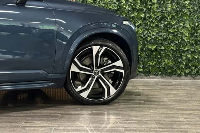 Volvo XC90 (2024) thumbnail 4