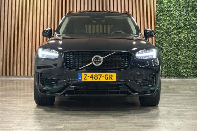 Volvo XC90 (2024) thumbnail 2