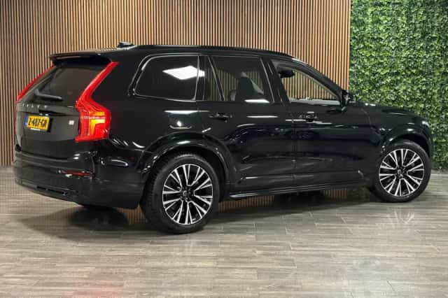 Volvo XC90 (2024) thumbnail 3