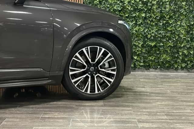 Volvo XC90 (2024) thumbnail 4