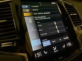Volvo XC90 (2022) thumbnail 34