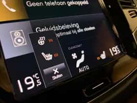 Volvo XC90 (2022) thumbnail 40