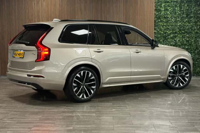 Volvo XC90 (2025) thumbnail 3
