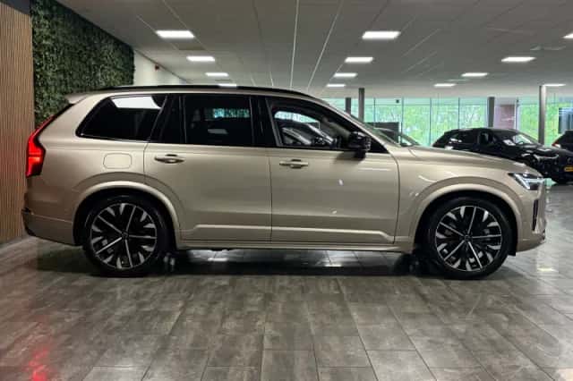 Volvo XC90 (2025) thumbnail 8