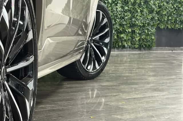 Volvo XC90 (2025) thumbnail 9