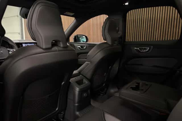 Volvo XC60 (2024) thumbnail 14