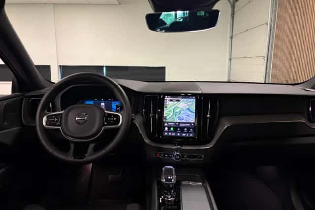 Volvo XC60 (2024) thumbnail 17