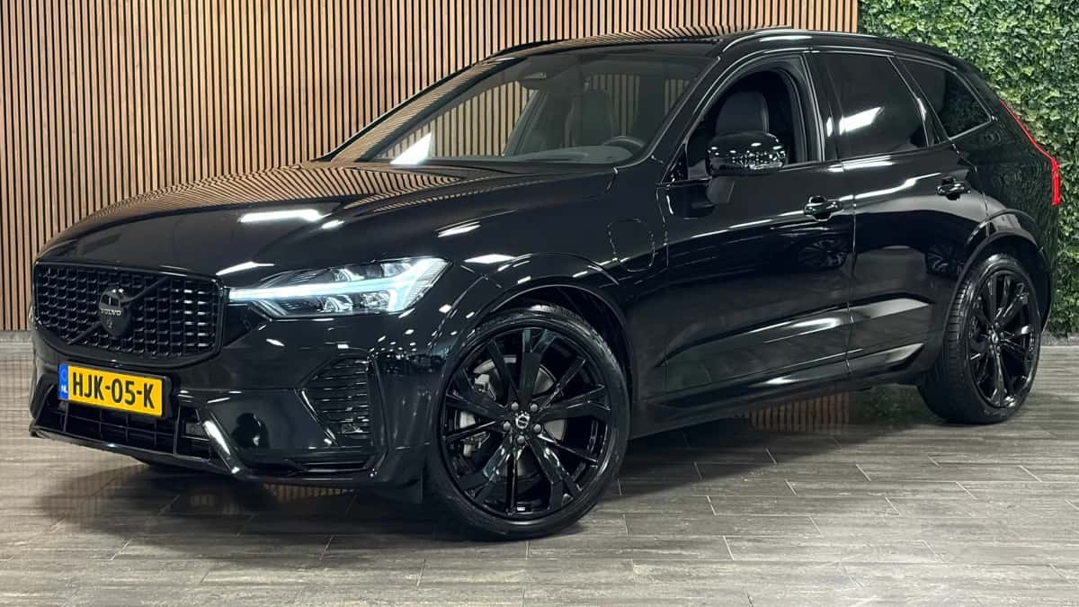 Volvo XC60 (2025) — foto 1