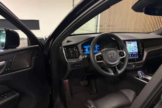 Volvo XC60 (2025) thumbnail 18