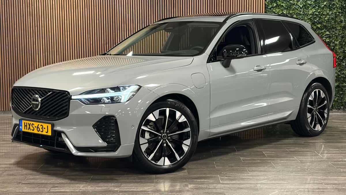 Volvo XC60 (2025) — foto 1