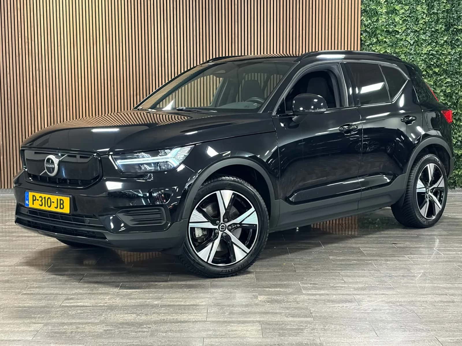 Volvo XC40 (2022) — foto 1