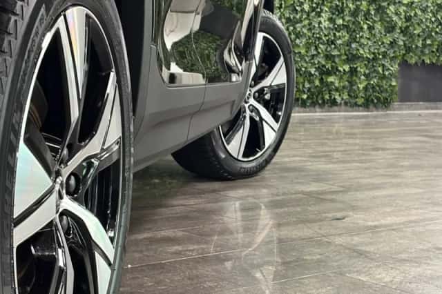 Volvo XC40 (2022) thumbnail 9