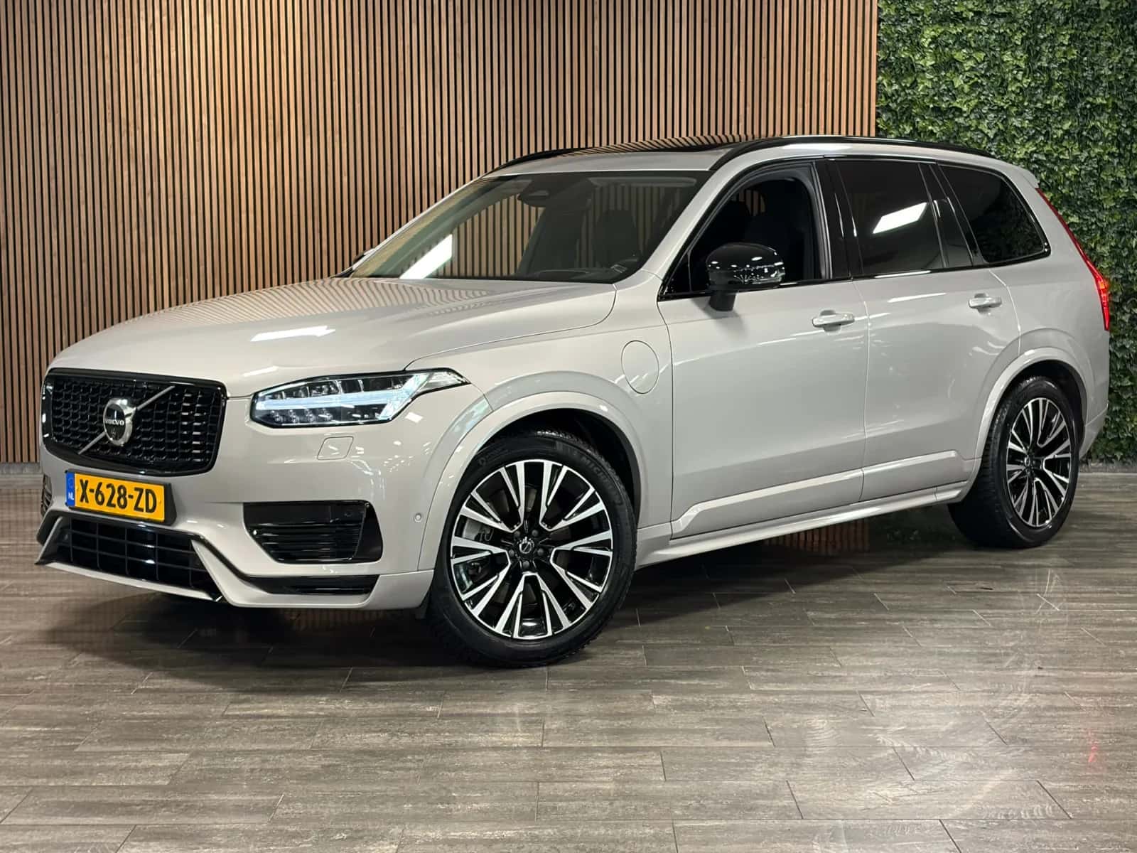 Volvo XC90 (2024) — foto 1