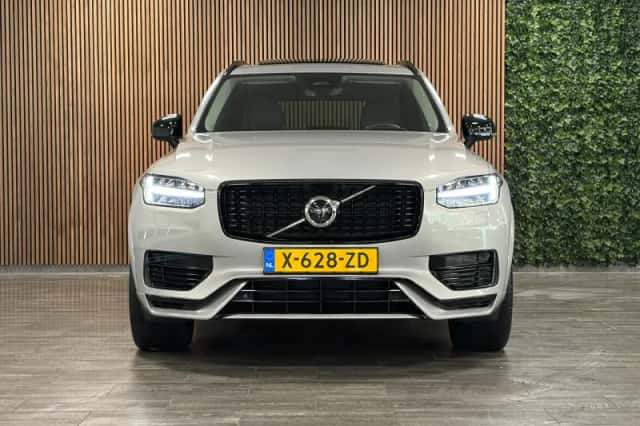 Volvo XC90 (2024) thumbnail 2
