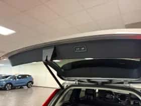 Volvo XC90 (2024) thumbnail 12