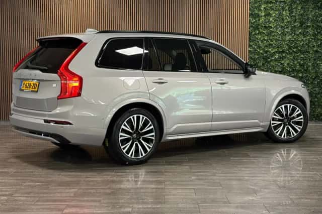 Volvo XC90 (2024) thumbnail 3