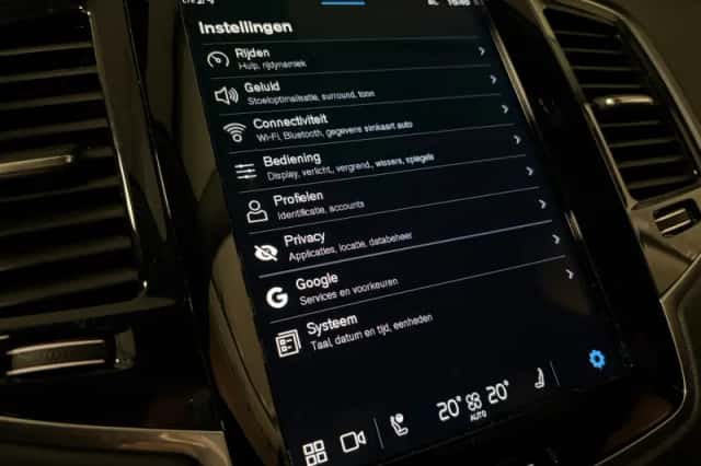 Volvo XC90 (2024) thumbnail 33
