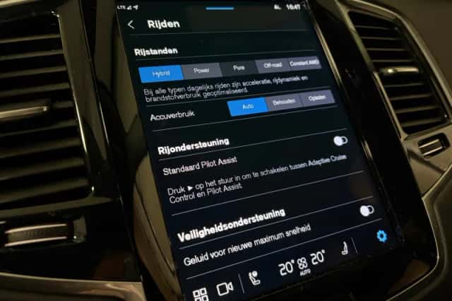 Volvo XC90 (2024) thumbnail 34