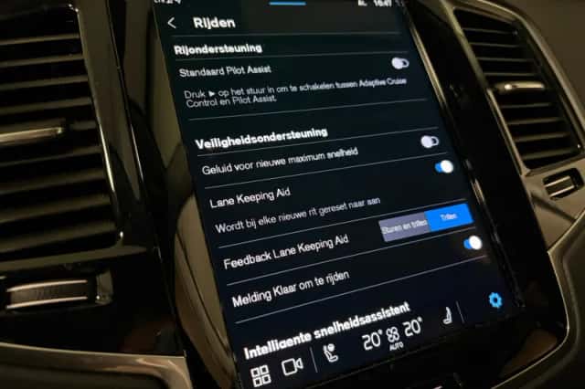 Volvo XC90 (2024) thumbnail 35