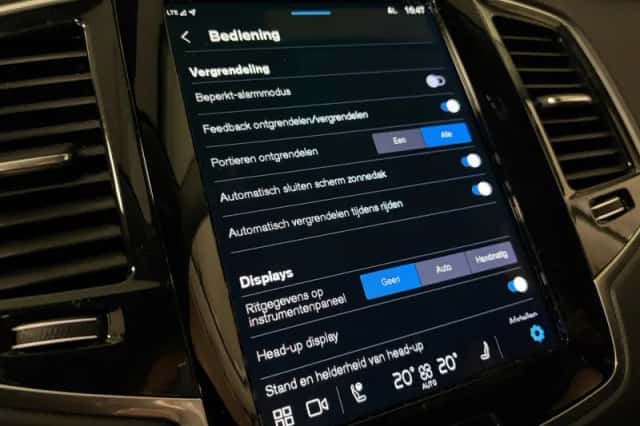 Volvo XC90 (2024) thumbnail 38