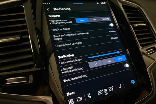 Volvo XC90 (2024) thumbnail 39