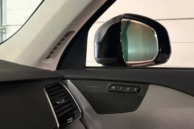 Volvo XC90 (2024) thumbnail 46