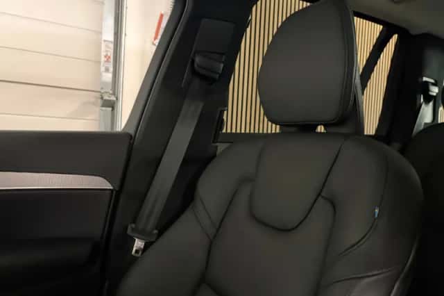 Volvo XC90 (2024) thumbnail 48