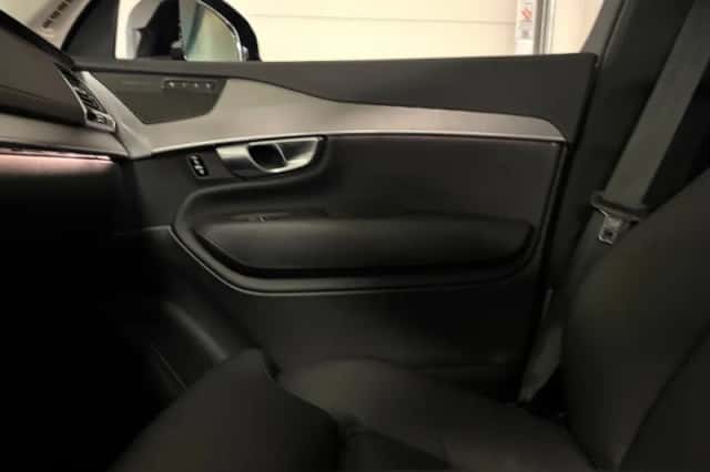 Volvo XC90 (2024) thumbnail 49