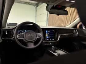 Volvo V60 (2021) thumbnail 14