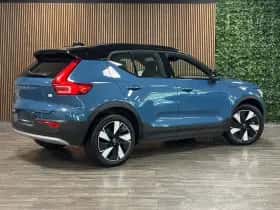 Volvo XC40 (2023) thumbnail 3
