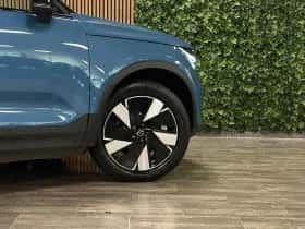 Volvo XC40 (2023) thumbnail 4