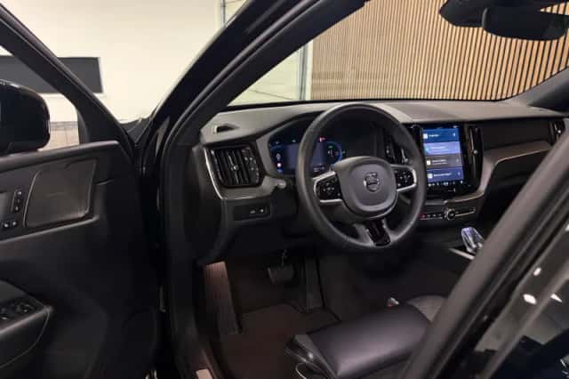 Volvo XC60 (2024) thumbnail 17