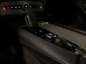 Volvo XC90 (2022) thumbnail 45