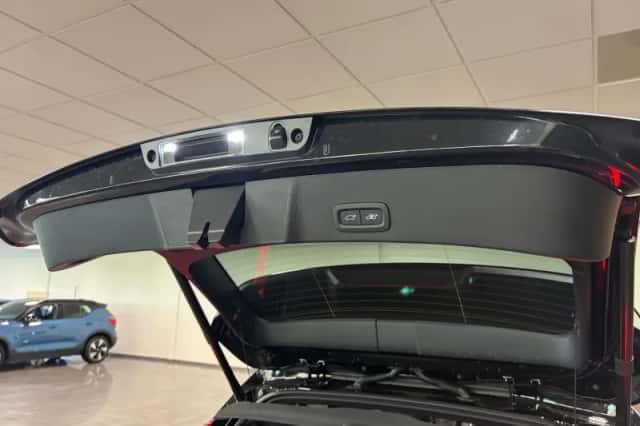 Volvo EX40 (2025) thumbnail 12