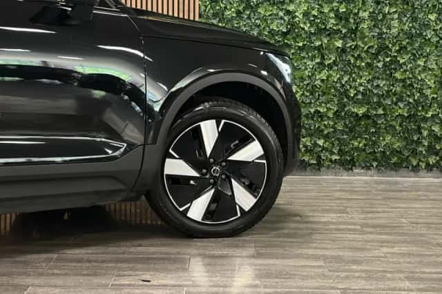Volvo EX40 (2025) thumbnail 4